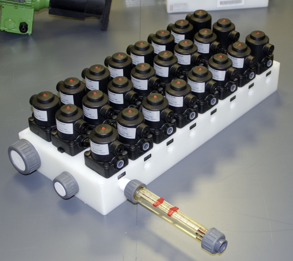 Figure 2 Multi port valve block with ﬂowmeter for detergent dosing and distribution